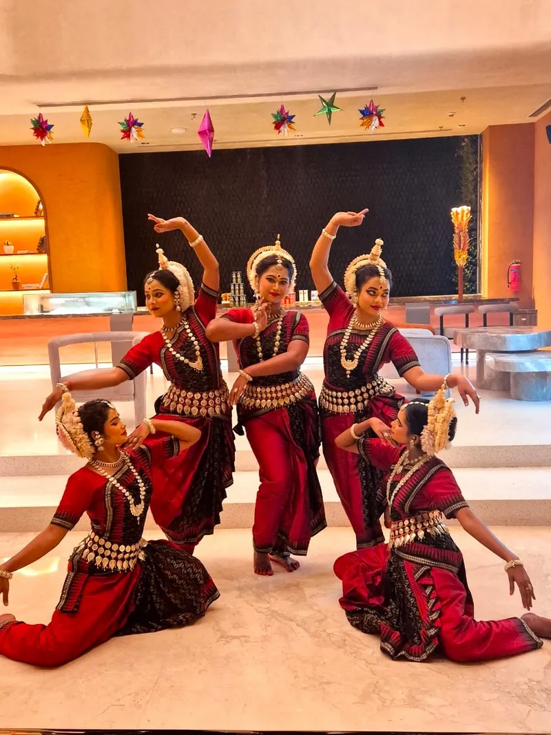 Painting class at Avinayana